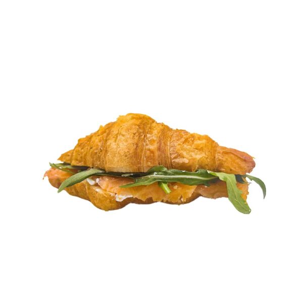 Croissant de salmón ahumado, queso crema y rúcula